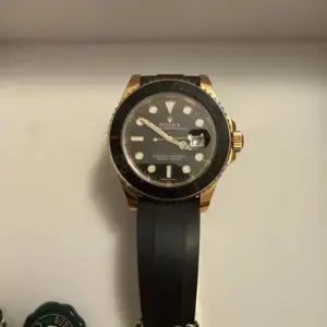 Rolex Rolex Yacht-Master 116655 40mm Rose gold Black, Price & Market Data