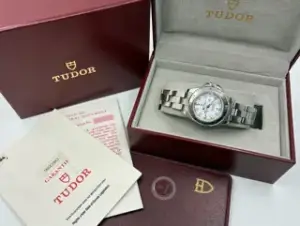 Tudor Tudor Submariner 96090 28mm White