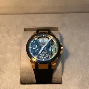 Ulysse Nardin Ulysse Nardin Executive 1725-400-3B/02 45mm Rose gold Champagne