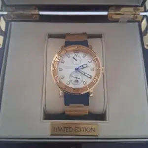 Ulysse Nardin Ulysse Nardin Maxi Marine Diver T-266-55LE 42.5mm Rose gold