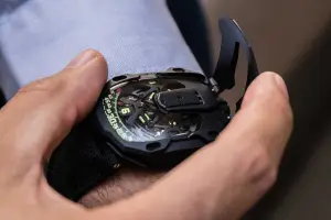 Urwerk UR-105 CT Streamliner