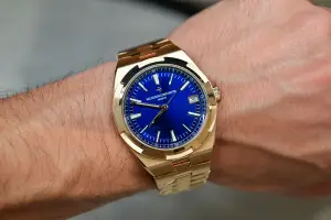 Vacheron Constantin Overseas Self-Winding 4500V Pink Gold Blue Dial