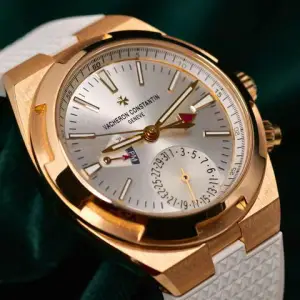Vacheron Constantin Vacheron Constantin Overseas Dual TimeMINT FULL SET Overseas Dual Time 41mm Silver 18K Pink Gold White Rubber 7900V/000R-B336