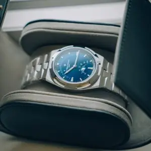 Vacheron Constantin Vacheron Constantin OverseasMoonphase Retrograde Date 2025 Unworn and NEW with all orignal casing a masterpiece