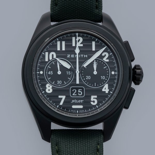 Zenith Zenith Pilot Big Date Flyback 49.4000.3652/21.1001 Ceramic · 49.4000.3652/21.I001
