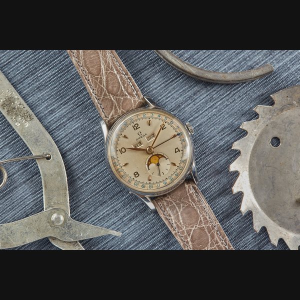 Omega Omega Cosmic Triple Calendar Moonphase