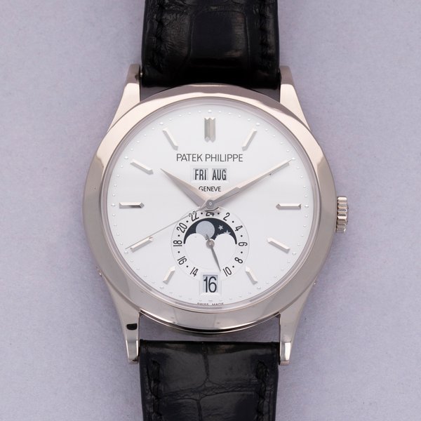 Patek Philippe Patek Philippe Annual Calendar 5396G-011 18k WG