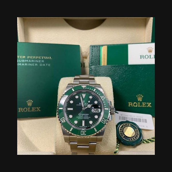 Rolex Rolex Submariner DateLike NEW 2018 Submariner Date "Hulk" 116610LV FULL SET Discontinued Model
