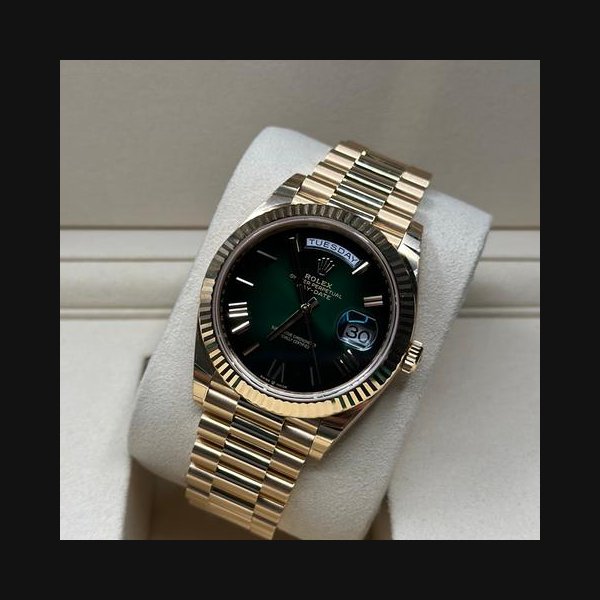 Rolex Day-Date40 ROLEX 228238 DAY-DATE 40 GREEN OMBRE YELLOW GOLD NEW 2026