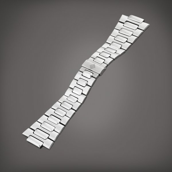 Patek Philippe Nautilus, reference 3700     Bracelet en acier avec double boucle déployante de service |  Stainless steel bracelet with service double-folding clasp