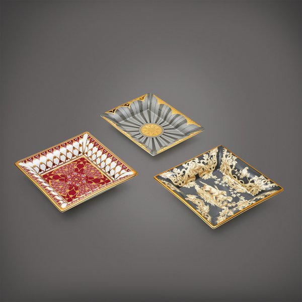 Patek Philippe Porcelain de Limoges | A set of three commemorative Limoges porcelain and enamel dishes, Circa 2004, 2018 and 2020 | 百達翡麗 | Porcelain de Limoges | 一套三件利摩日陶瓷及琺瑯擺飾盤，約2004、2018及2020年製