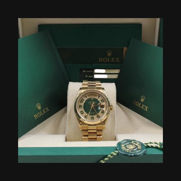 Rolex Day-DatePre-owned Yellow Gold Day-Date 36 Green Diamond Dial 118238
