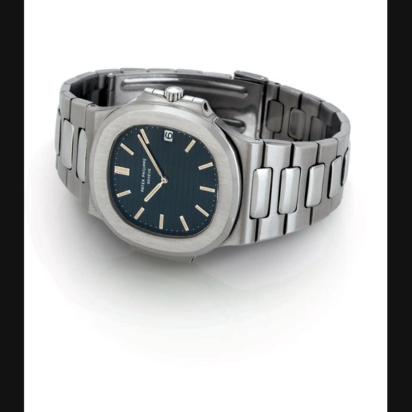 PATEK PHILIPPE. A LARGE STAINLESS STEEL AUTOMATIC BRACELET WATCH WITH DATE SIGNED PATEK PHILIPPE, GENEVE, NAUTILUS MODEL, MOVEMENT NO. 1306263, CASE NO. 537142, REF. 3700/1, MANUFACTURED IN 1978