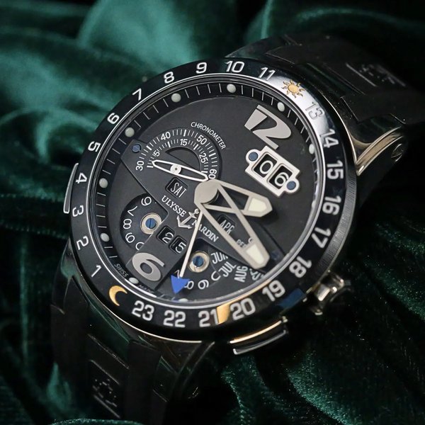 Ulysse Nardin El Toro GMT+/- Perpetual Calendar White Gold Ceramic 320-00-3