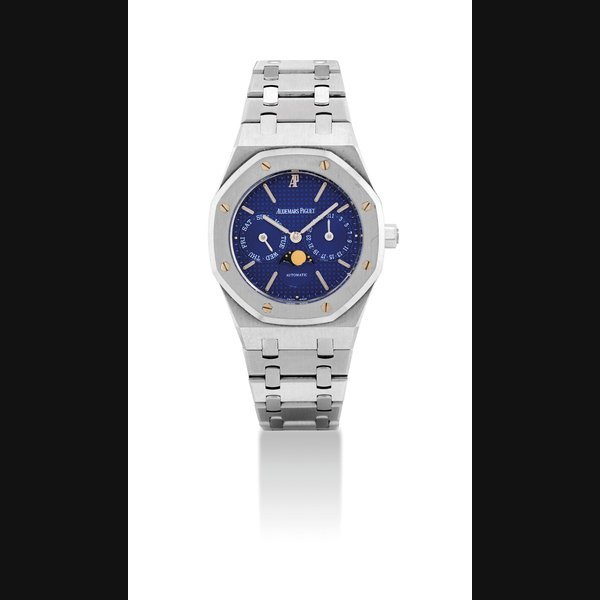 Audemars Piguet AUDEMARS PIGUET. A STAINLESS STEEL AUTOMATIC BRACELET WATCH WITH DAY, DATE AND MOON PHASES SIGNED AUDEMARS PIGUET, ROYAL OAK MODEL, NO. 3417, CASE NO. E936060, CIRCA 2000