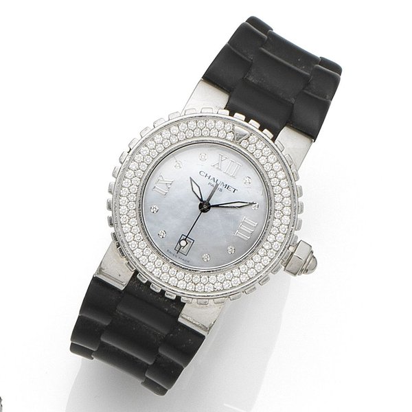 Chaumet. A lady's stainless steel and diamond set quartz calendar wristwatch Class One, Ref:622-11284, Circa 2010