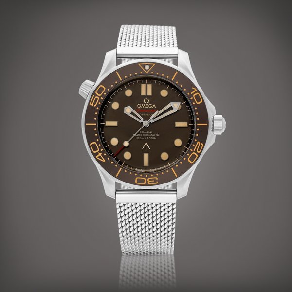 Omega Seamaster Diver 300m "007 Edition", Reference 210.92.42.20.01.001 | A titanium wristwatch with bracelet, Circa 2021 | 歐米茄  海馬系列 潛水300米 "007 Edition" 型號210.92.42.20.01.001 | 鈦金屬鏈帶腕錶，約2021年製 · 210.92.42.20.01.001