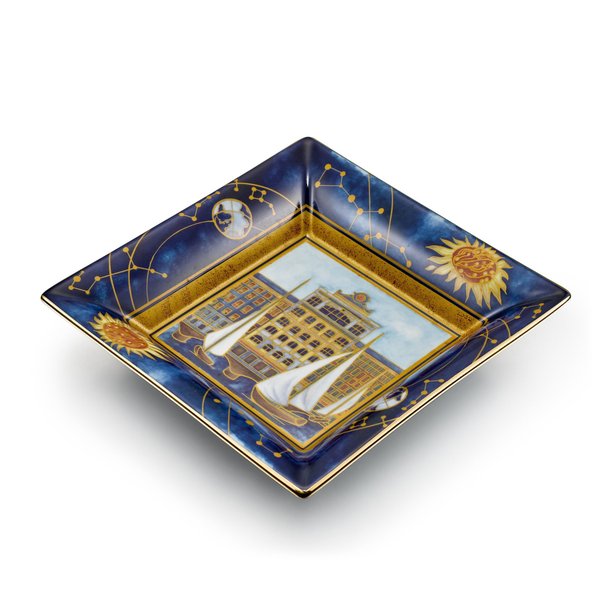 Patek Philippe Porcelain de Limoges | A commemorative Limoges porcelain and enamel dish, Circa 2014 | 百達翡麗 | Porcelain de Limoges | 利摩日陶瓷及琺瑯擺飾盤，約2014年製