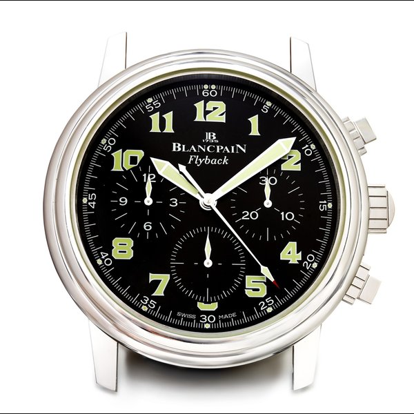 Blancpain Ruegg manufacture for Blancpain Flyback | A chrome-plated and metal work wall clock, Circa 2000 | Ruegg 為寶珀而製 Flyback | 鍍鉻及金屬掛牆鐘，約2000年製