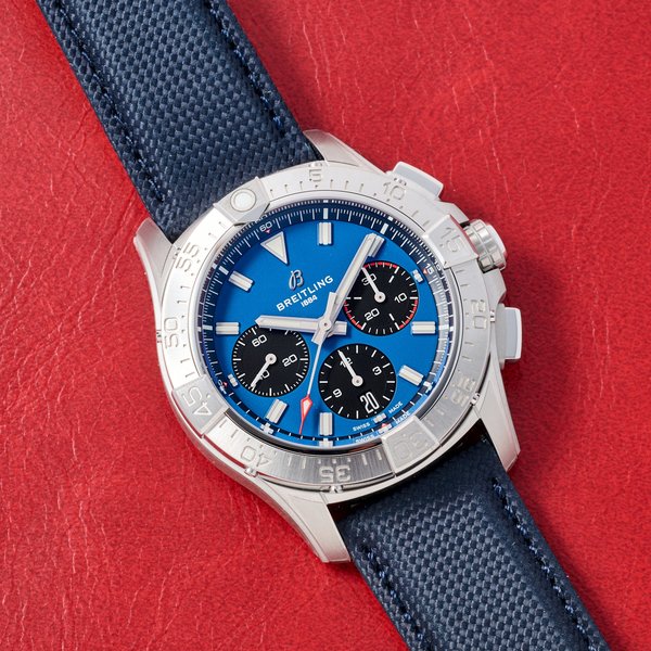 Breitling Avenger B01  Chronograph 42