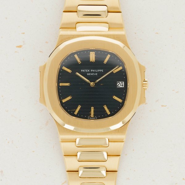 Patek Philippe Patek Philippe Jumbo Nautilus Yellow Gold 3700/1J 