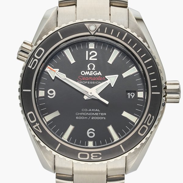 Omega Reference  232.30.42.21.01.001 Seamaster Planet Ocean | A stainless steel automatic wristwatch with date, bracelet, and helium escape valve, Circa 2016