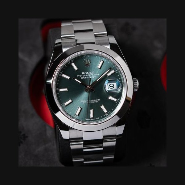 Rolex Rolex Datejust41 Green Dial Oyster Bracelet Complete Set w/Box and Papers
