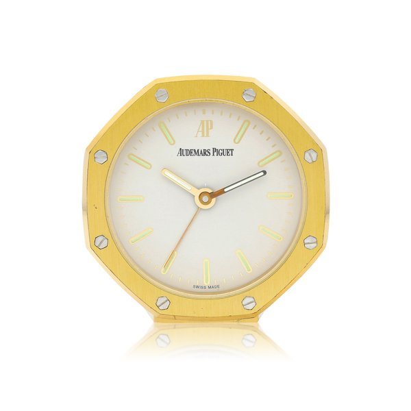 Audemars Piguet A gilt brass desk clock, Circa 1995 | 愛彼 鍍金銅製座鐘，約1995年製