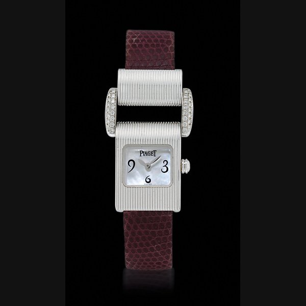 PIAGET, MISS PROTOCOLE LADY'S WHITE GOLD AND DIAMOND-SET QUARTZ WRISTWATCH WITH MOTHER OF PEARL DIAL NO. 5222 838649, CIRCA 2007