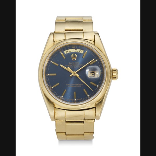 ROLEX, REF. 18038, DAY DATE, A FINE 18K YELLOW GOLD WRISTWATCH WITH DAY AND DATE