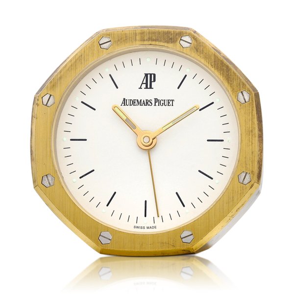 Audemars Piguet Royal Oak | A gilt brass desk clock, Circa 1997 | 愛彼 | 皇家橡樹系列 鍍金銅製座鐘，約1997年製