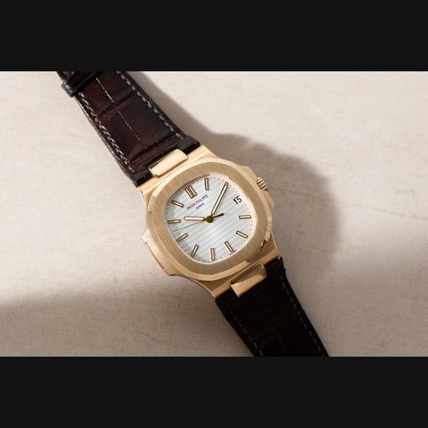 Analog:Shift Patek Philippe Nautilus 18k