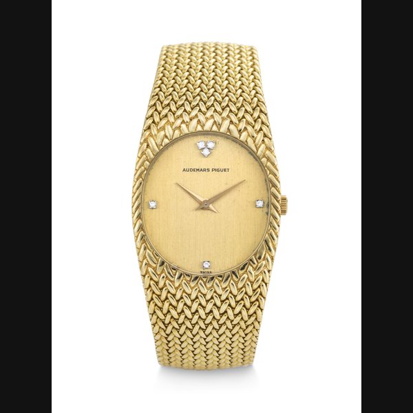 AUDEMARS PIGUET. A RARE AND ELEGANT 18K GOLD BRACELET WATCH WITH DIAMOND DIAL ‘COBRA’ MODEL, REF. 4079BA, MOVEMENT NO. 181’628, CASE NO. B 24444, MANUFACTURED IN 1978