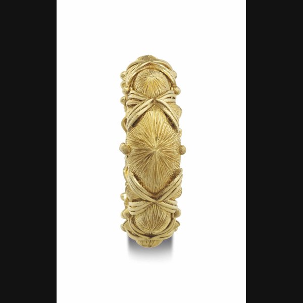 Piaget. A Lady's 18k Yellow and Pink Gold Bracelet Watch with Concealed Dial SIGNED PIAGET, MOVEMENT NO. 593'006, CASE NO. 3102, CIRCA 1960