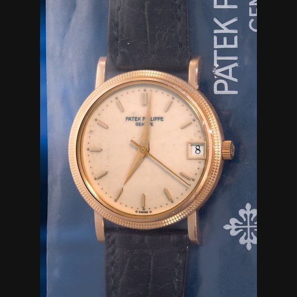 THE CONNOISSEUR Patek THE CONNOISSEUR Patek Philippe Ref. 3802/200R Calatrava, “Clous de Paris”