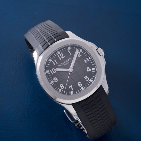 Patek Philippe Patek Philippe Aquanaut, Price & Market Data