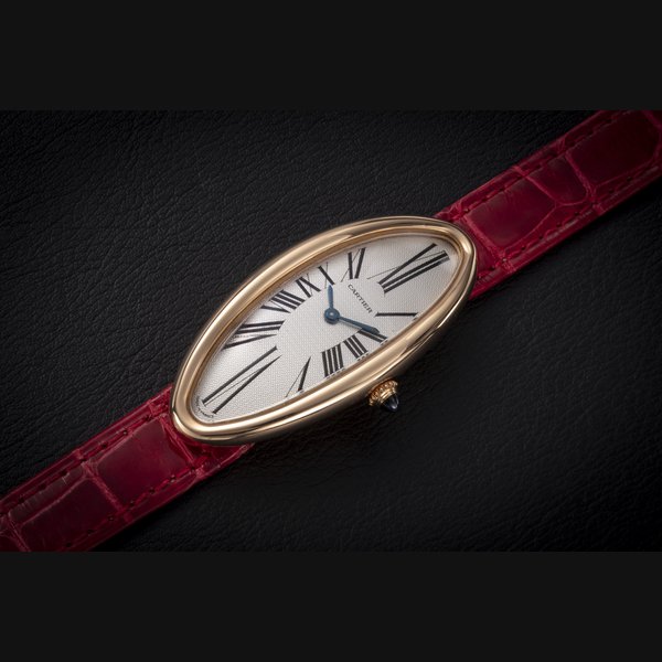 CARTIER, BAIGNOIRE ALLONGÉE REF. 2606, AN ATTRACTIVE ROSE GOLD WRISTWATCH CASE NUMBER: 122715