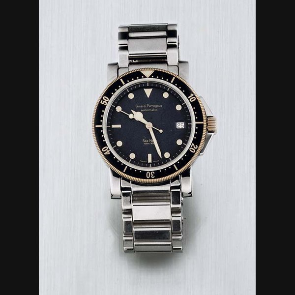 Girard-Perregaux Girard-Perregaux. A Stainless steel and Gold Automatic Centre Seconds Wristwatch on stainless steel Bracelet with date indication SIGNED GIRARD-PERREGAUX, SEA-HAWK 500M/1650FT, CASE NO B229, 7100, CIRCA 1995