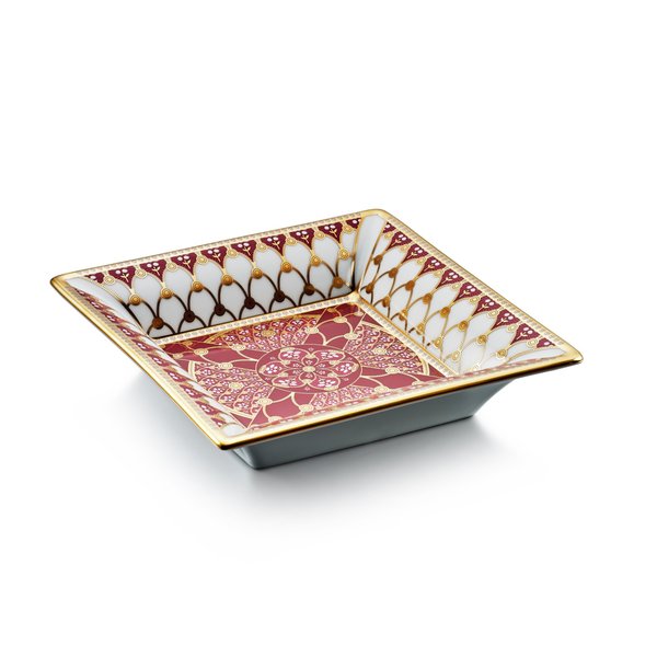 Patek Philippe Porcelain de Limoges | A commemorative Limoges porcelain and enamel dish, Circa 2020 | 百達翡麗 | Porcelain de Limoges | 利摩日陶瓷及琺瑯擺飾盤，約2020年製