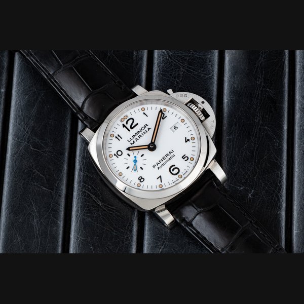 Panerai Panerai Luminor Marina, Price & Market Data