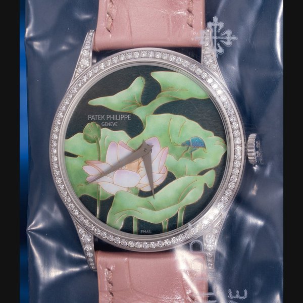 Patek Philippe Patek Philippe Ref. 5077/100G-011 Calatrava, Fleur d'Eau