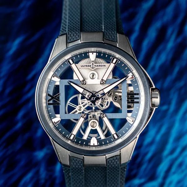 Ulysse Nardin Ulysse Nardin El Toro / Black Toro
Executive Skeleton X LE Blue Rubber Ref 3713-260-3/03 Full Set Very Good Cond