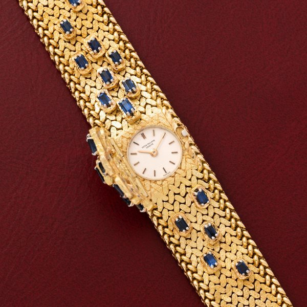 Patek Philippe Patek Philippe Yellow Gold Integrated Dress Watch