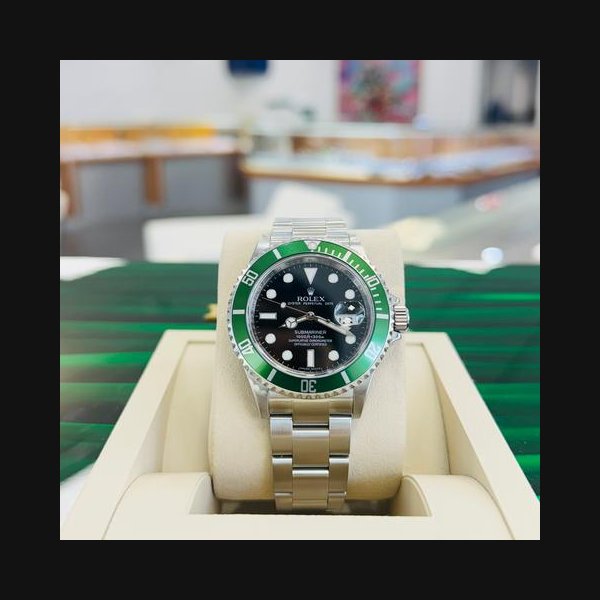 Rolex Submariner Date"Kermit" 16610LV Kermit 40mm PreOwned Box and Papers