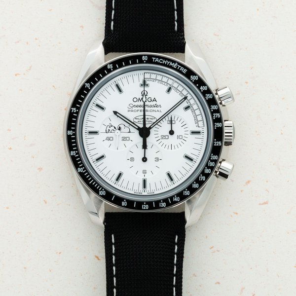 Omega Omega Speedmaster Professional Silver Snoopy Award 45th Anniversary 311.32.42.30.04.003 · 311.32.42.30.04.003