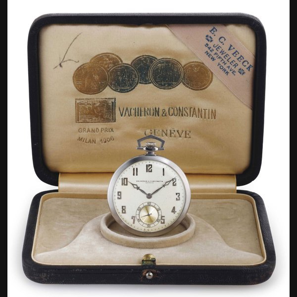 Vacheron Constantin VACHERON CONSTANTIN. A PLATINUM OPENFACE KEYLESS LEVER DRESS WATCH WITH AMERICAN MADE CASE SIGNED VACHERON & CONSTANTIN, GENEVE, RETAILED BY E. E. ROBERT, MOVEMENT NO. 409412, CASE NO. 141560, MANUFACTURED IN 1929