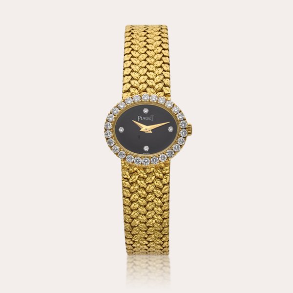 Piaget Reference 8306 D 2 | A yellow gold and diamond-set bracelet watch with onyx dial, Circa 1980