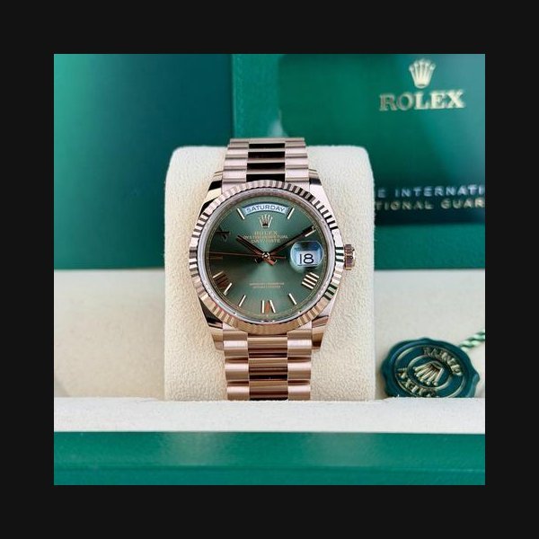 Rolex Rolex Day-Date36mm UNWORN 2026 Olive Green Roman Fluted President 128235