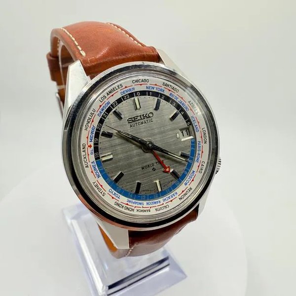 Seiko World Time
Vintage Automatic Watch 6117-6010
