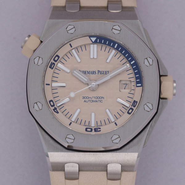 Audemars Piguet Audemars Piguet Royal Oak Offshore Diver 15710ST.OO.A085CA.01 Beige Dial